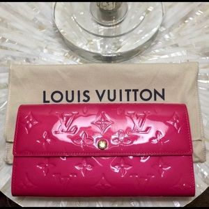 LOUIS VUITTON Vernis Sarah Wallet Rose Pop